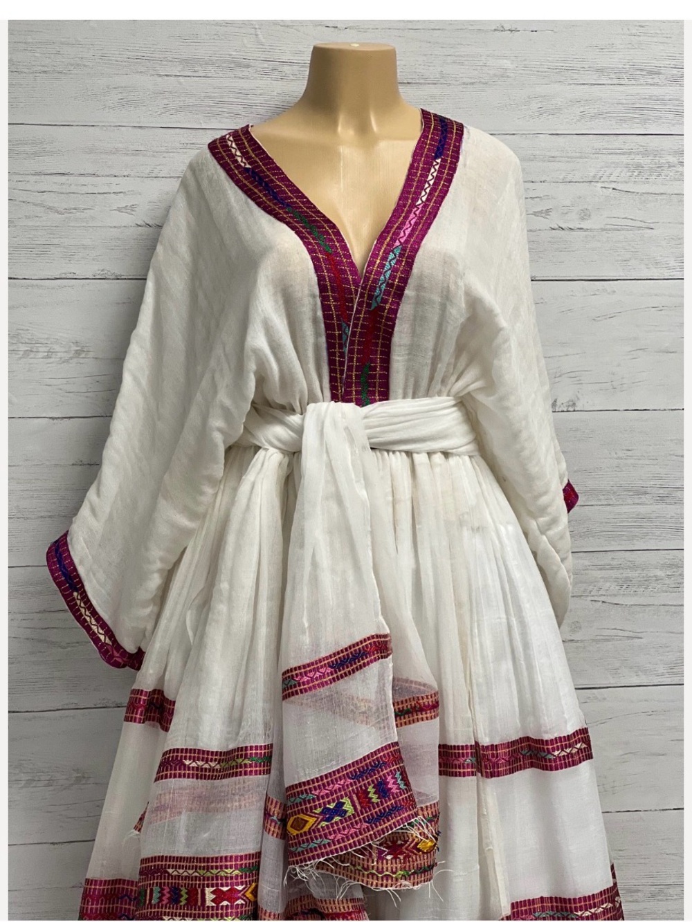 Ethiopian traditional dress - Picture 3 of 3